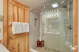 Lucky River Cabin - Image 2