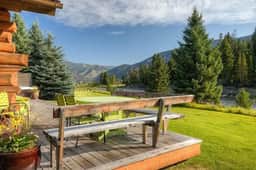 Luxury Gallatin Cabin - Image 2