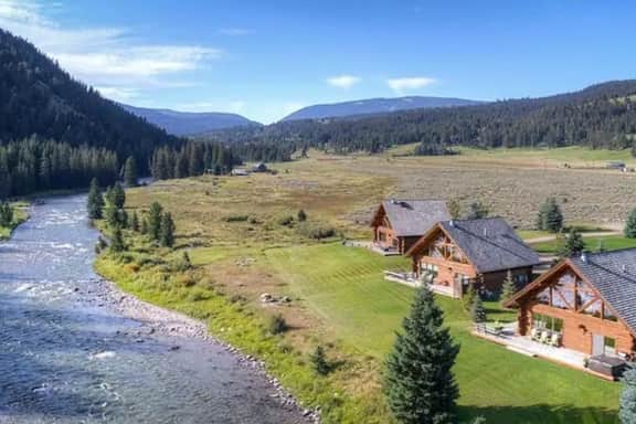 Luxury Gallatin Cabin - Image 3