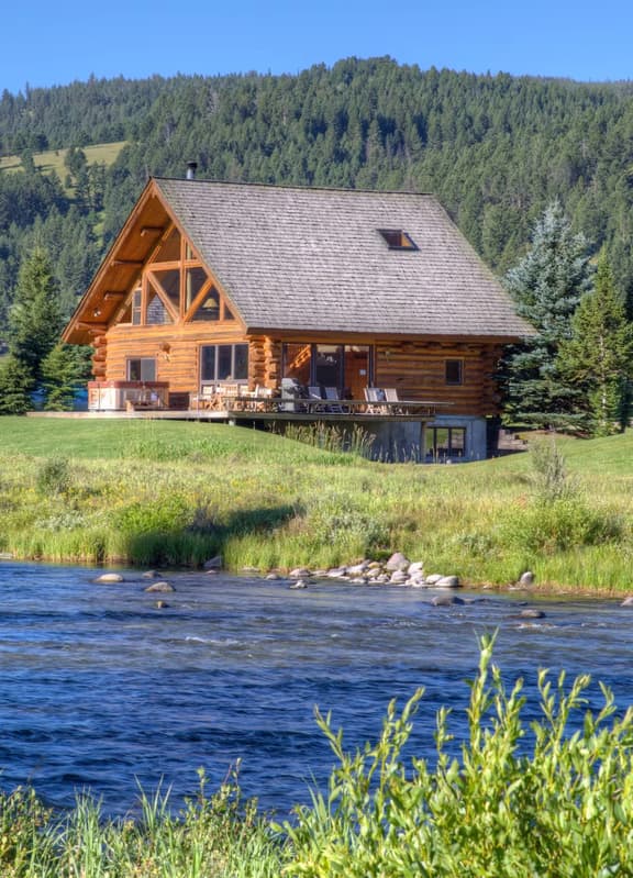 Classic Riverfront Cabin - Image 1